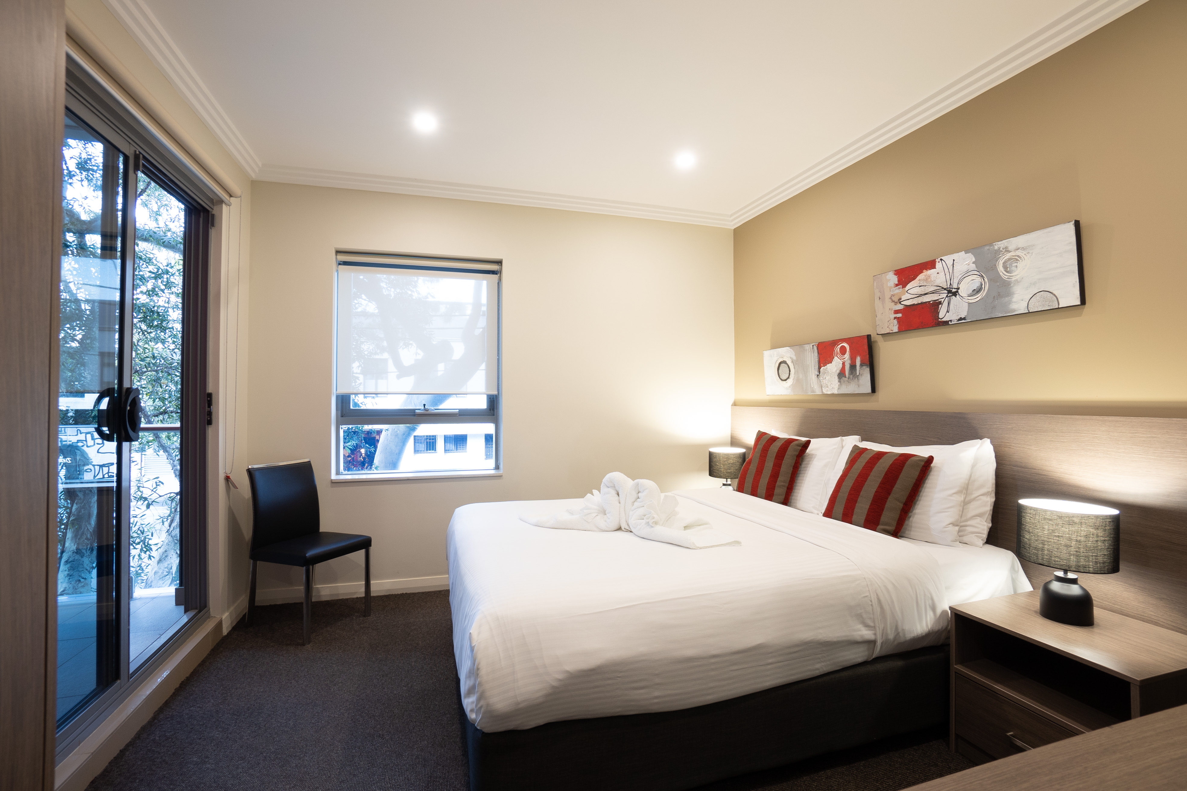 BW Plus Camperdown Suites Sydney Deluxe Queen room with balcony